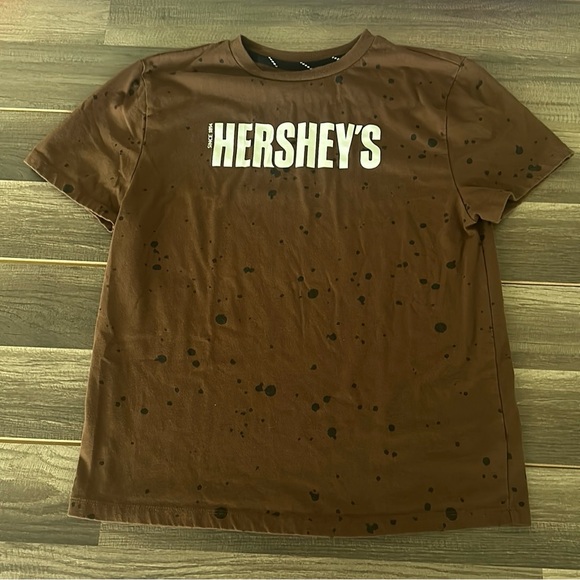 Hershey’s Graphic Tee - Picture 1 of 4